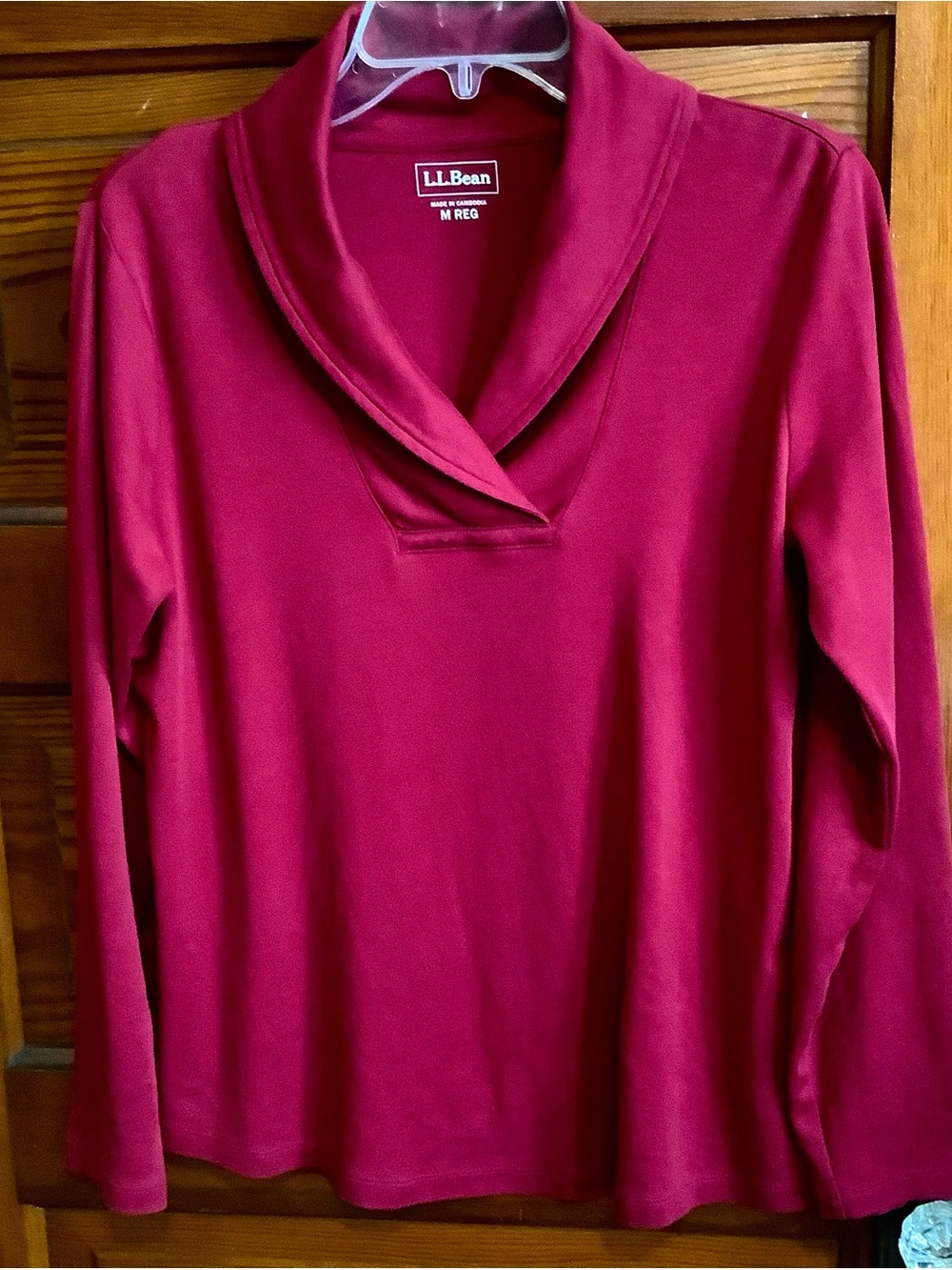 LL Bean Collared Long-Sleeve Tee Burgundy Red Medium Across Chest 20” Length 25”